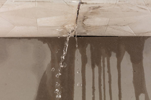 Professional Sewage Cleanup technician working in Oxford, MI